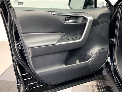 New 2025 Toyota RAV4 XLE image 12