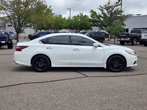Used 2018 Nissan Altima 2.5 S w/ S Convenience Package FWD image 2