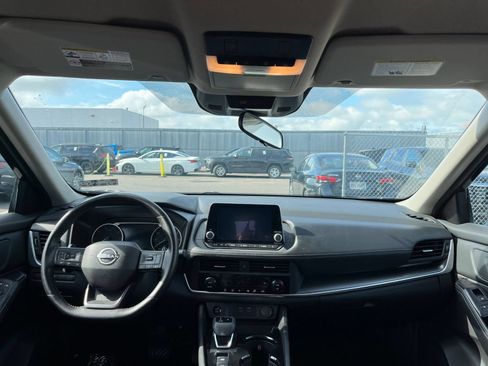 Used 2025 Nissan Rogue SV AWD/4WD image 35