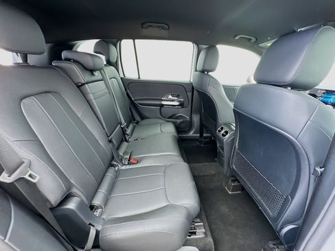 Used 2023 Mercedes-Benz GLB 250 w/ Premium Package image 18