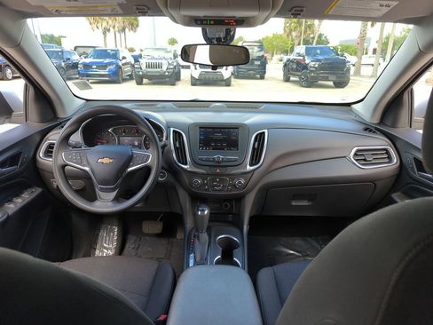 Used 2021 Chevrolet Equinox LT FWD image 21