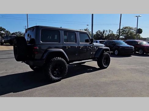 New 2025 Jeep Wrangler Unlimited Sahara w/ Technology Group AWD/4WD image 31