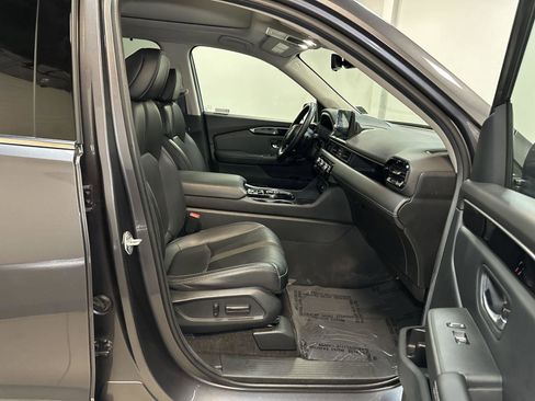 Certified 2024 Honda Pilot Touring image 39