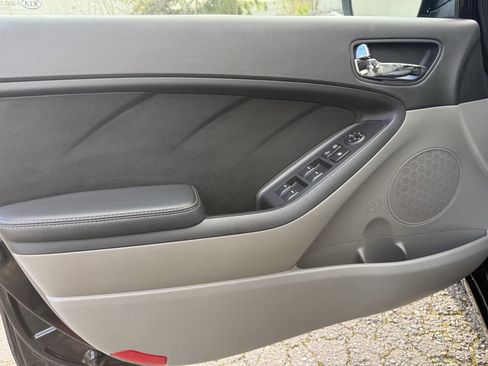 Used 2016 Kia Forte LX image 15