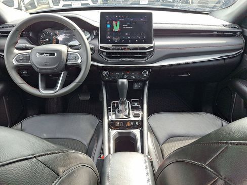 Certified 2025 Jeep Compass Trailhawk AWD/4WD image 10