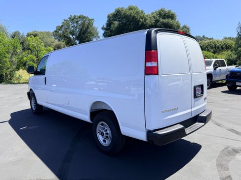 New 2026 GMC Savana 3500 Extended RWD image 6