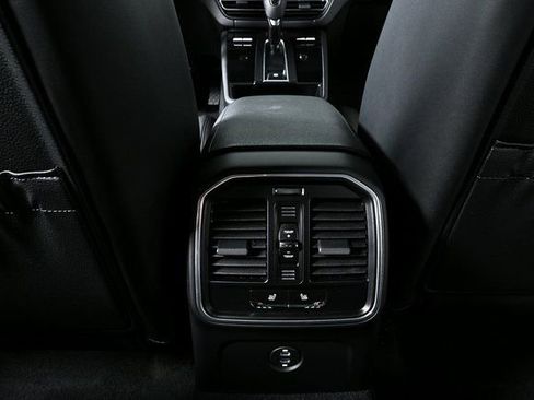 Certified 2026 Porsche Macan image 19