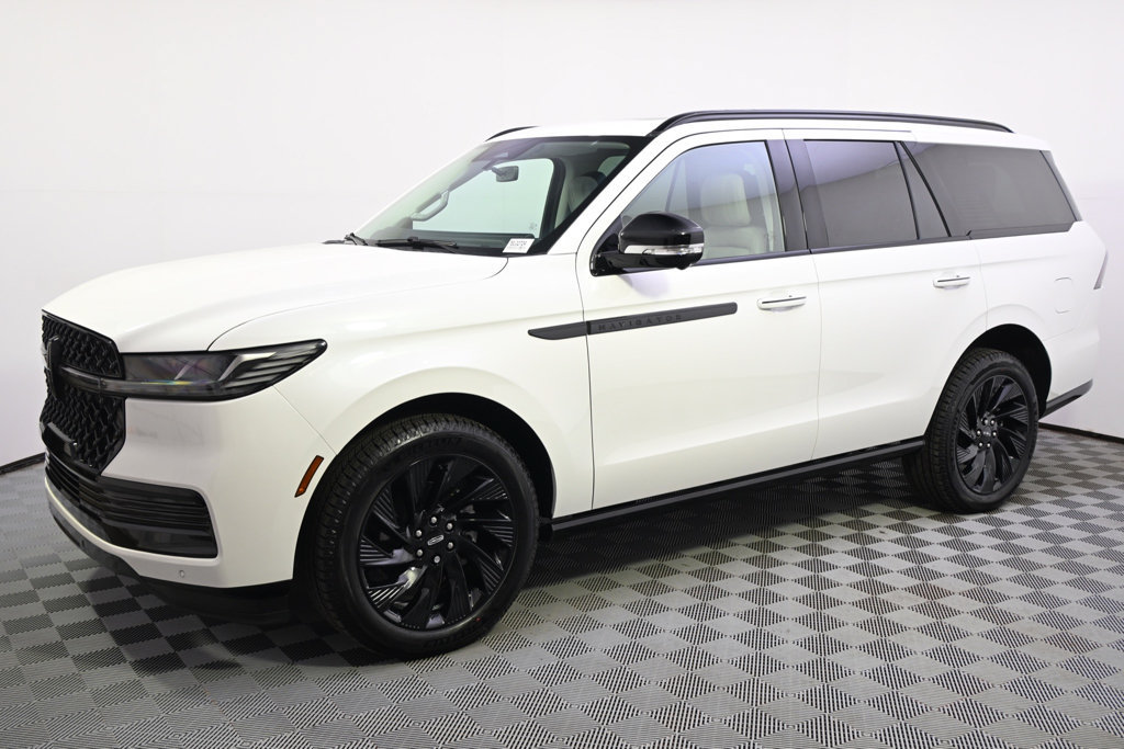 New 2026 Lincoln Navigator Reserve w/ Jet Appearance Package AWD/4WD image 2