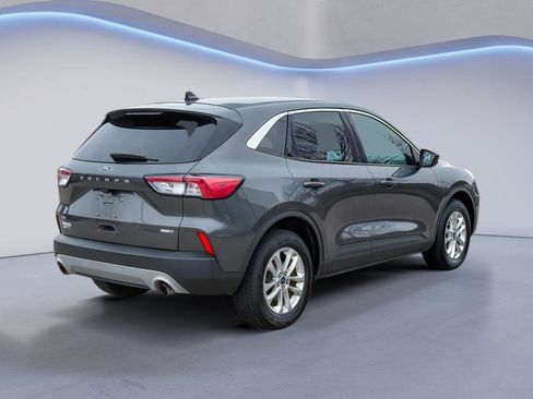 Used 2020 Ford Escape SE image 6