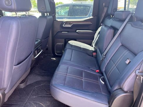 Used 2023 Chevrolet Silverado 1500 High Country w/ High Country Premium Package AWD/4WD image 9