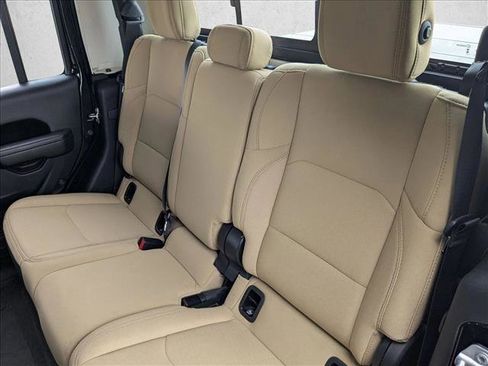 Certified 2023 Jeep Gladiator Sport image 18