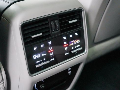 Used 2021 Porsche Cayenne Turbo AWD/4WD image 29