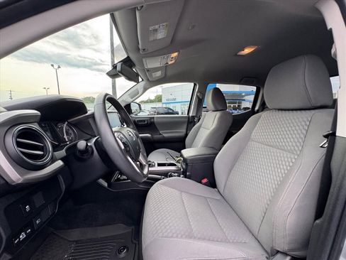 Used 2023 Toyota Tacoma SR5 RWD image 15