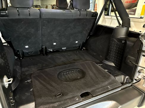 Used 2015 Jeep Wrangler Unlimited Sport w/ Quick Order Package 24S image 36