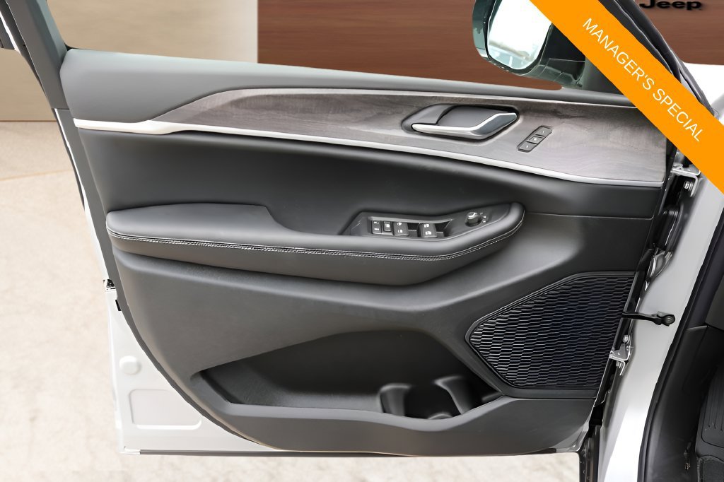 New 2026 Jeep Grand Cherokee Limited RWD image 54