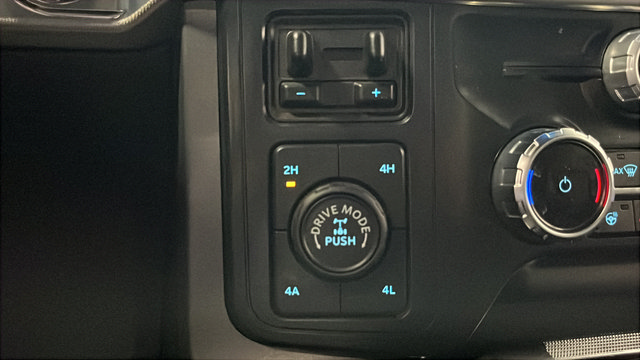 Used 2025 Ford F150 Lariat w/ Equipment Group 502A High AWD/4WD image 35