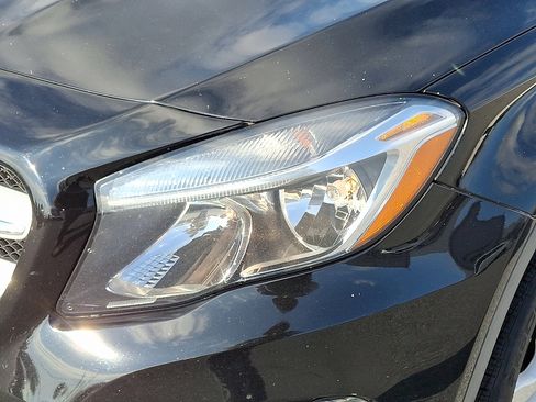 Used 2015 Mercedes-Benz GLA 250 4MATIC image 10