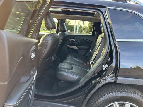 Used 2017 Jeep Cherokee Limited AWD/4WD image 37