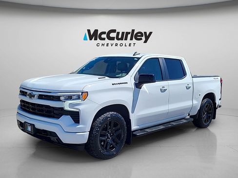 Used 2023 Chevrolet Silverado 1500 RST w/ Convenience Package II AWD/4WD image 3