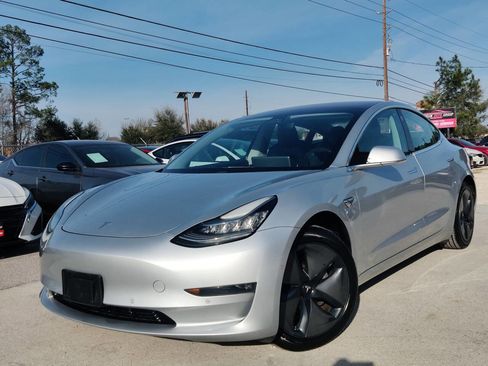 Used 2018 Tesla Model 3 Long Range image 2