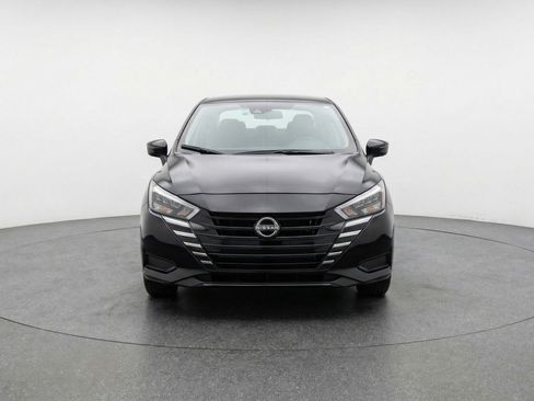 Used 2025 Nissan Versa SV image 2