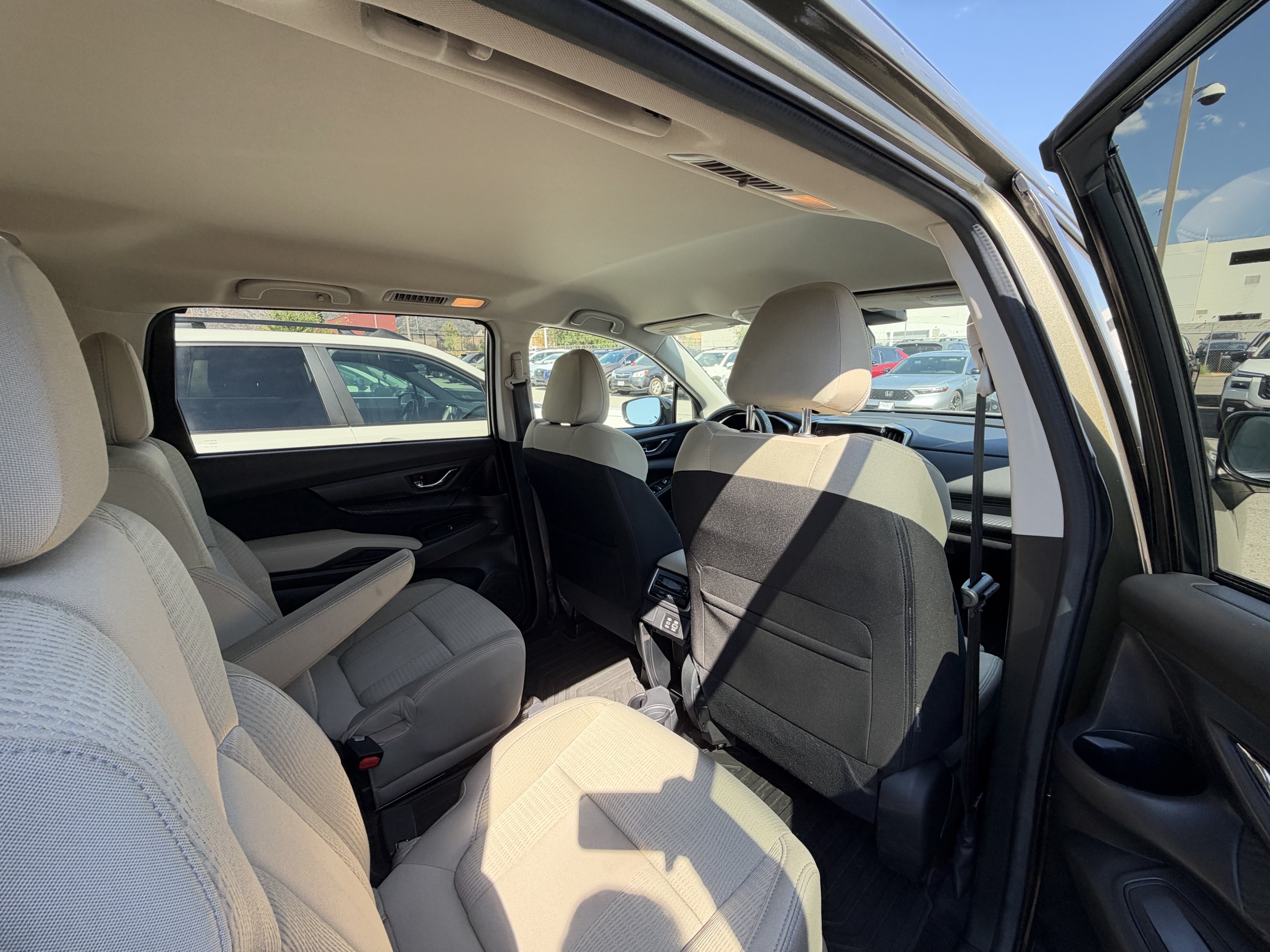 Used 2024 Subaru Ascent Premium w/ Convenience Package AWD/4WD image 4