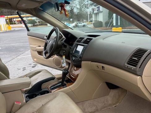 Used 2005 Honda Accord EX-L image 19