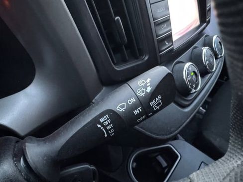 Used 2018 Toyota RAV4 LE image 11