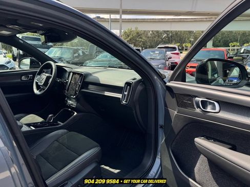 Used 2022 Volvo XC40 T5 R-Design w/ Climate Package AWD/4WD image 34