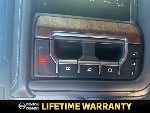 Used 2023 GMC Yukon Denali Ultimate image 15