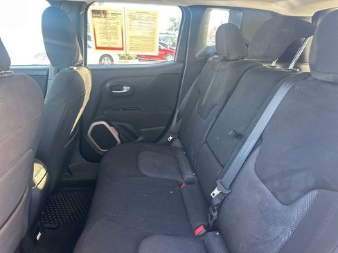 Used 2016 Jeep Renegade Latitude w/ Popular Equipment Group image 35