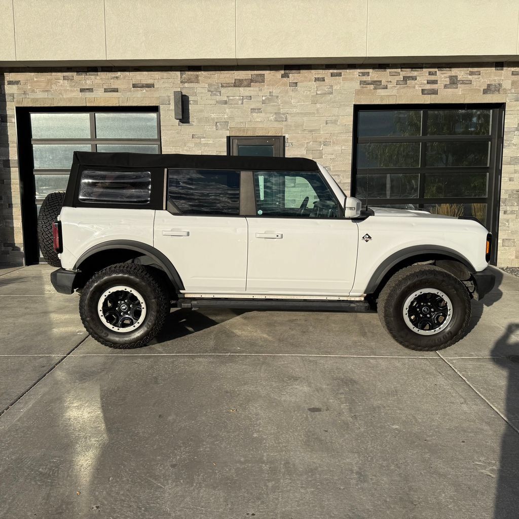 Used 2023 Ford Bronco Outer Banks w/ Sasquatch Package AWD/4WD image 2