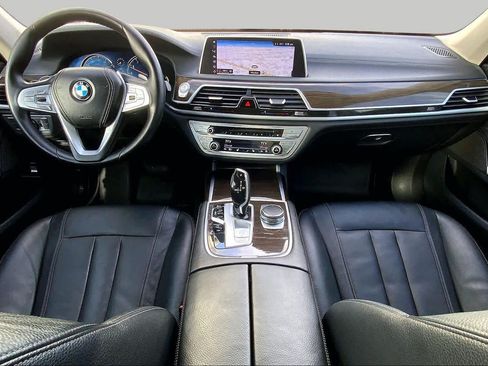 Used 2018 BMW 740i RWD image 16