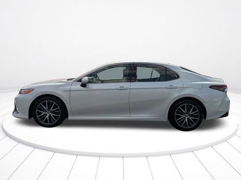 Used 2023 Toyota Camry XLE FWD image 6