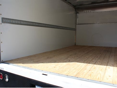 Used 2024 Ford E-450 and Econoline 450 Super Duty w/ Power Windows & Locks Group image 29