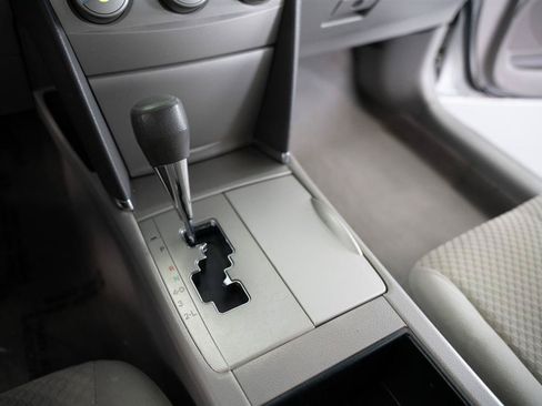 Used 2009 Toyota Camry FWD image 18
