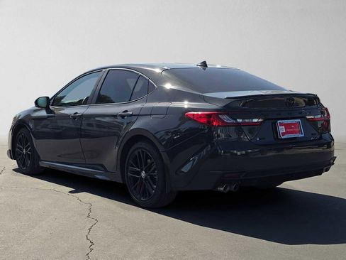 Used 2025 Toyota Camry SE FWD image 5