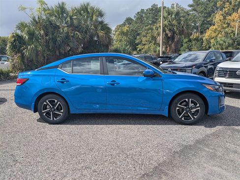 New 2025 Nissan Sentra SV image 2