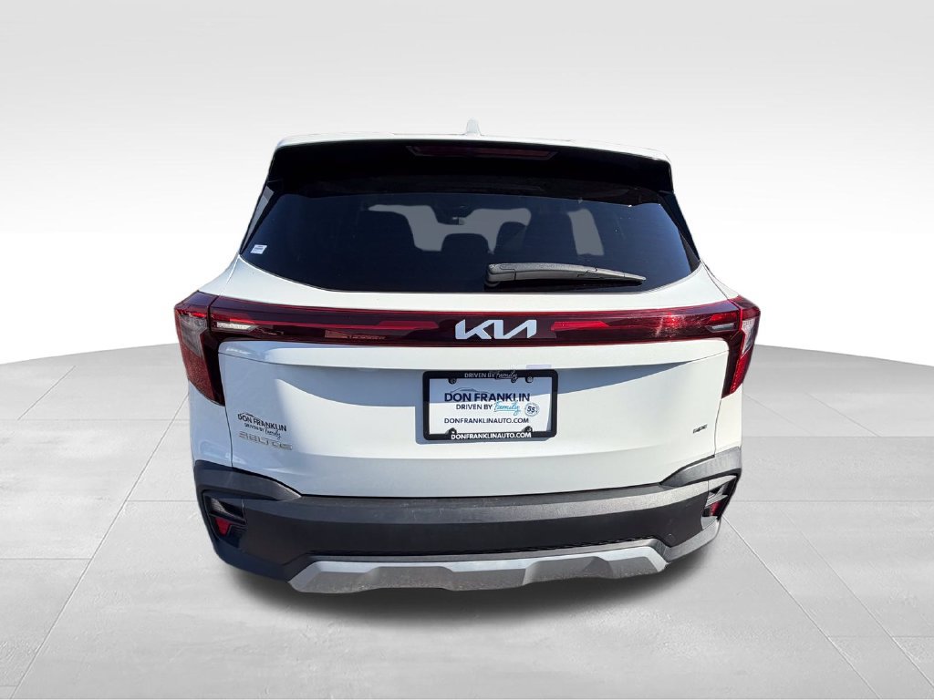 Used 2024 Kia Seltos LX AWD/4WD image 5