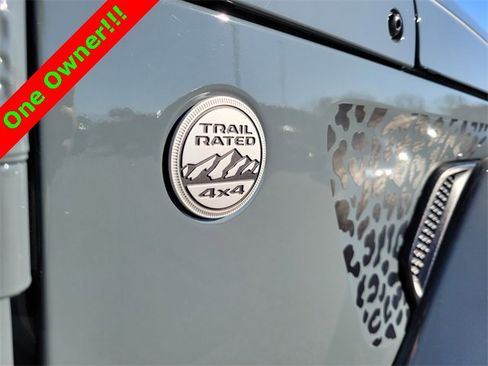 Used 2024 Jeep Wrangler Sahara image 15