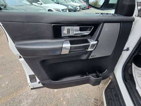 Used 2015 Land Rover LR4 HSE image 10