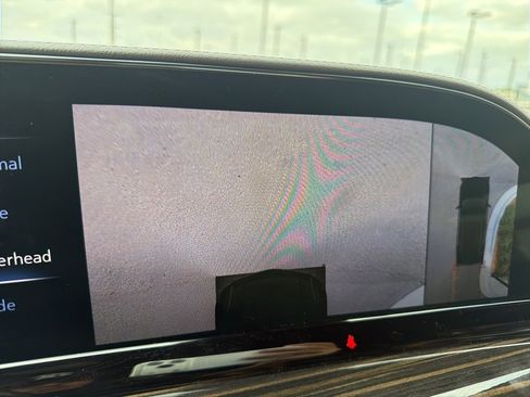 Used 2021 Cadillac Escalade Sport w/ LPO, Illumination Package image 28