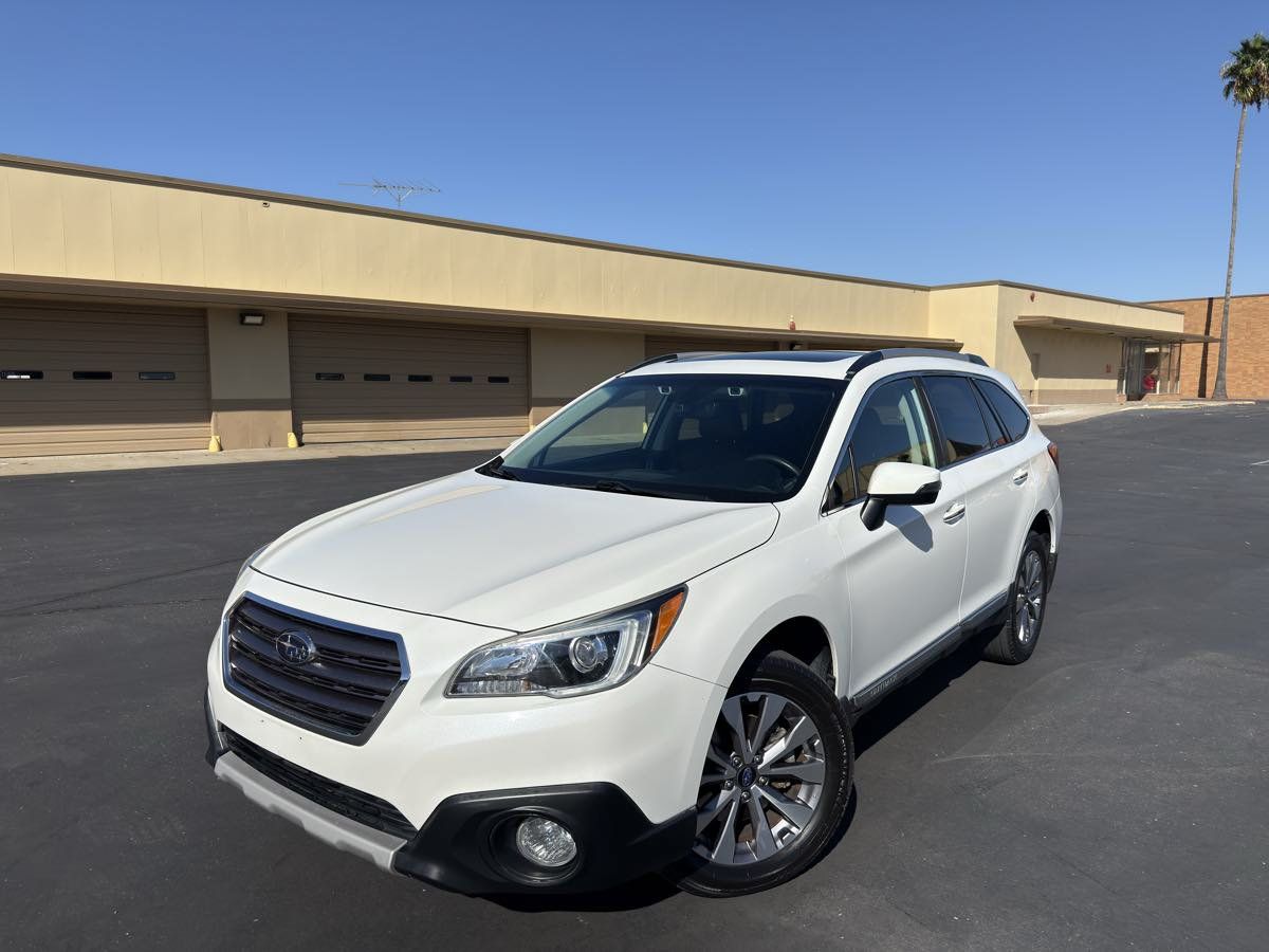 Used 2017 Subaru Outback 3.6R Touring w/ Popular Package #5A AWD/4WD image 3