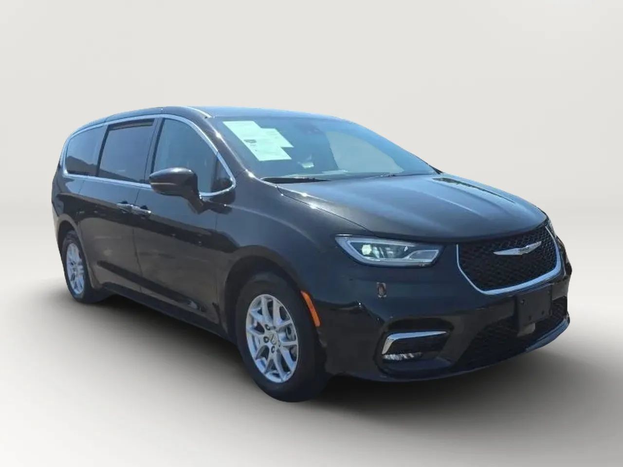 Used 2023 Chrysler Pacifica Touring-L FWD image 3