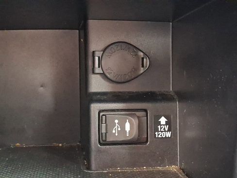 Used 2014 Toyota Camry LE image 24