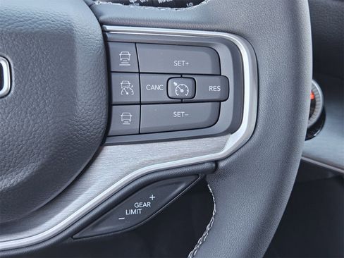 New 2025 Jeep Wagoneer 4X4 w/ Convenience Group I image 29