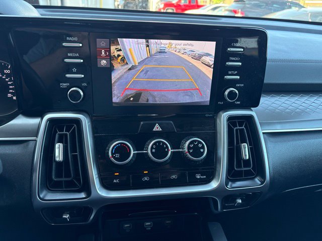 Certified 2023 Kia Sorento LX FWD image 17