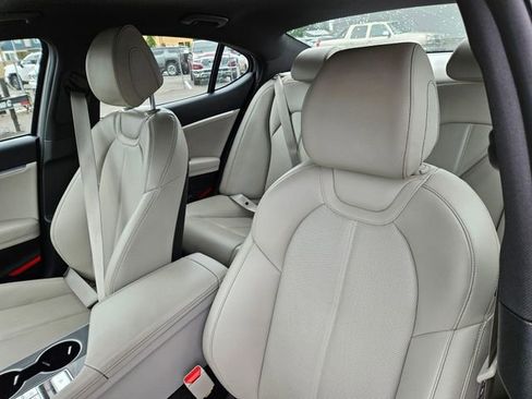 Used 2023 Genesis G70 2.0T RWD image 22