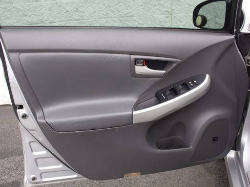 Used 2011 Toyota Prius Four w/ Solar Roof Pkg FWD image 9