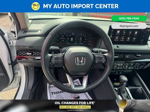 Used 2023 Honda Accord Touring image 9
